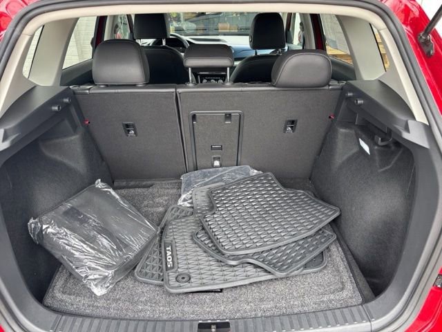Certified 2024 Volkswagen Taos SE image 27