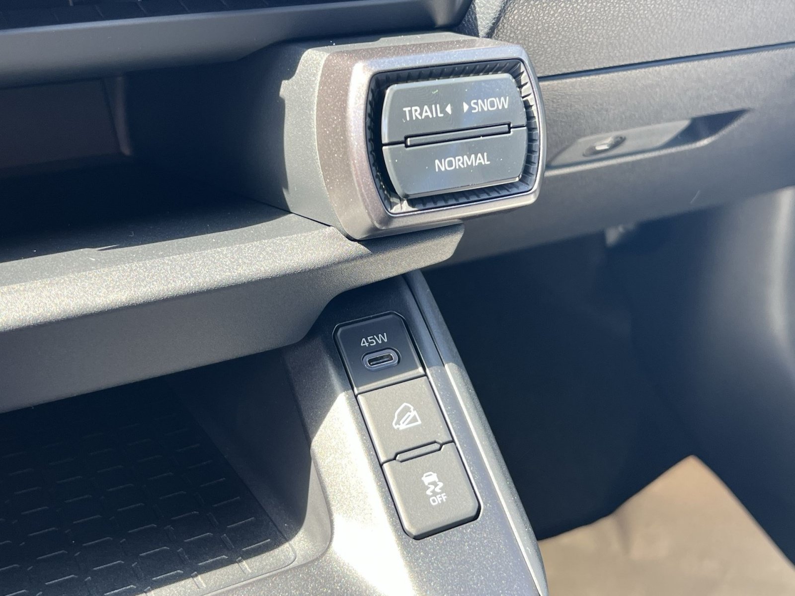 New 2026 Toyota RAV4 XSE AWD/4WD image 26