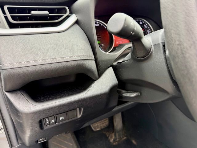 Used 2020 Toyota RAV4 LE AWD/4WD image 26