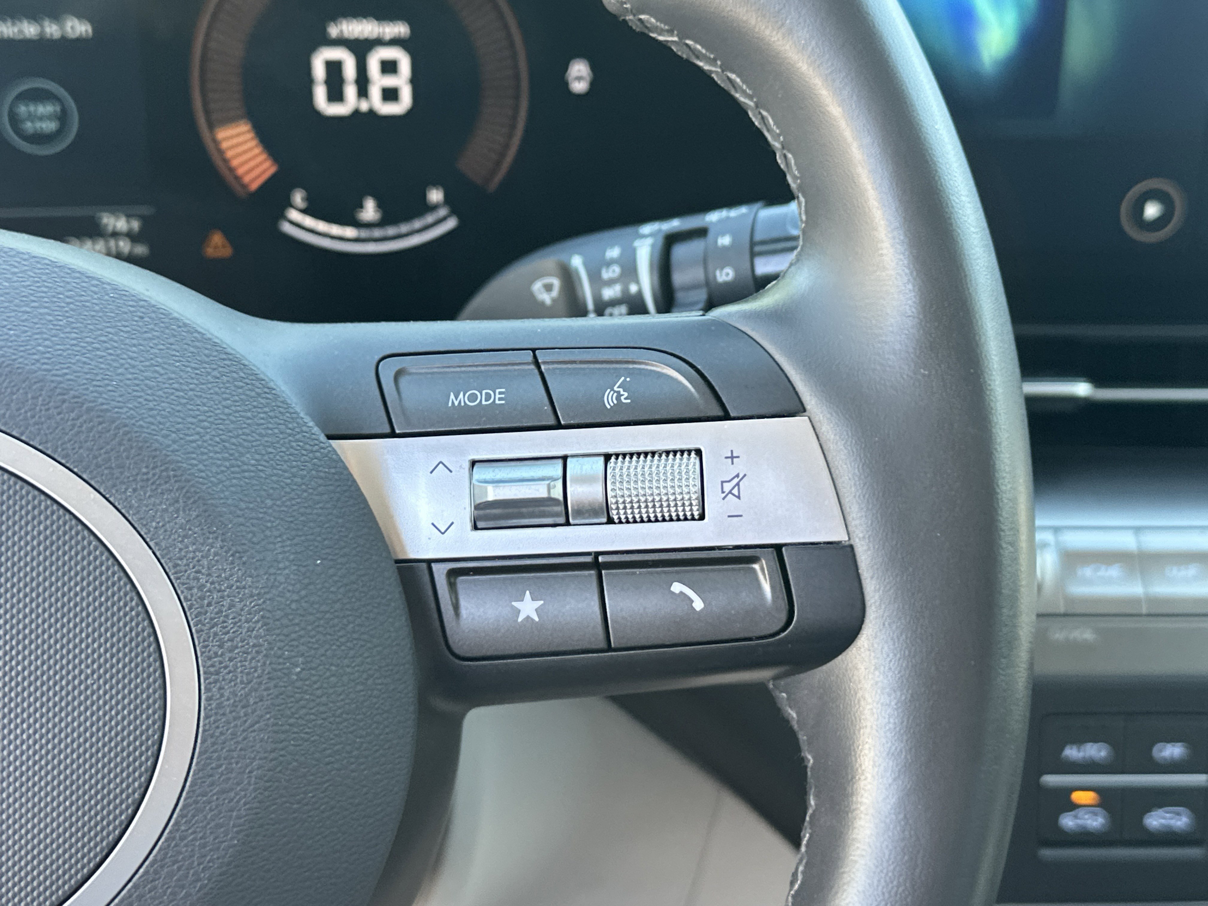 Used 2025 Hyundai Kona SEL AWD/4WD image 26