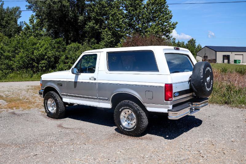Used 1995 Ford Bronco XLT AWD/4WD image 4