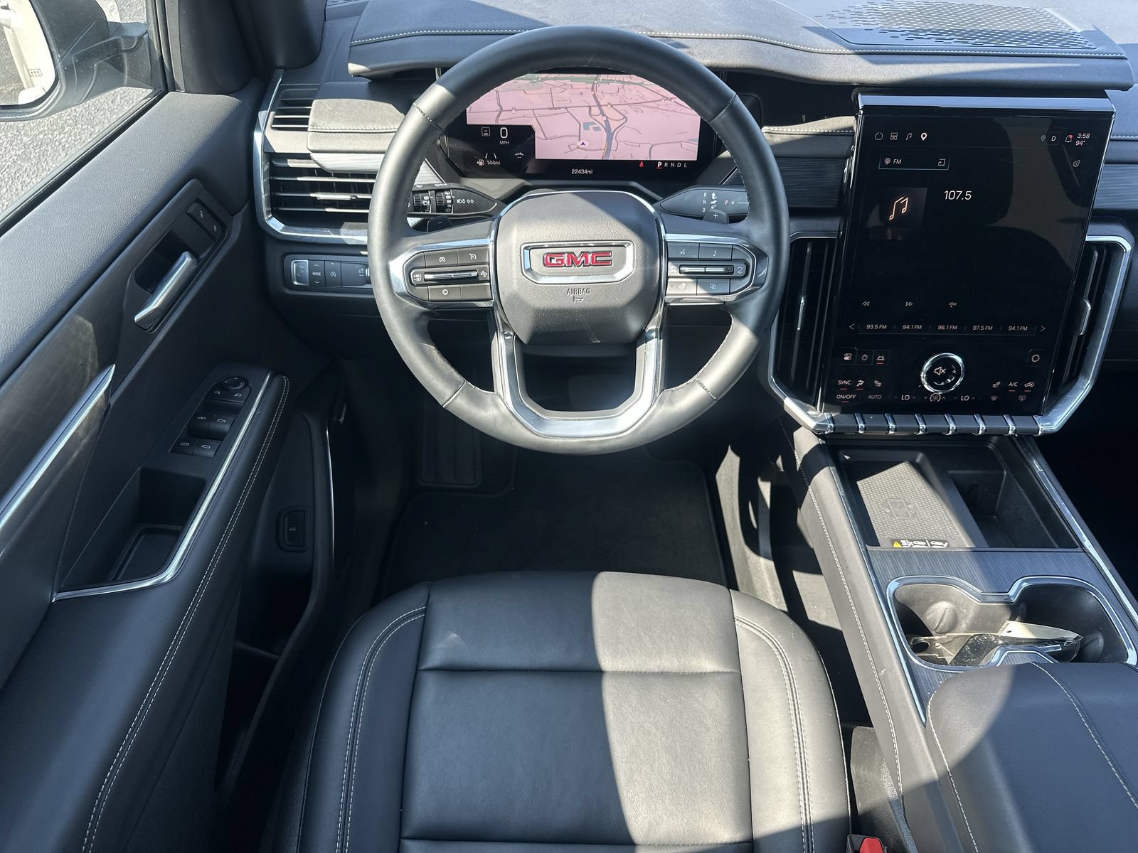 Used 2026 GMC Acadia Elevation w/ Elevation Premium Package FWD image 17