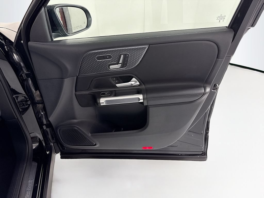 Certified 2025 Mercedes-Benz GLB 250 image 25