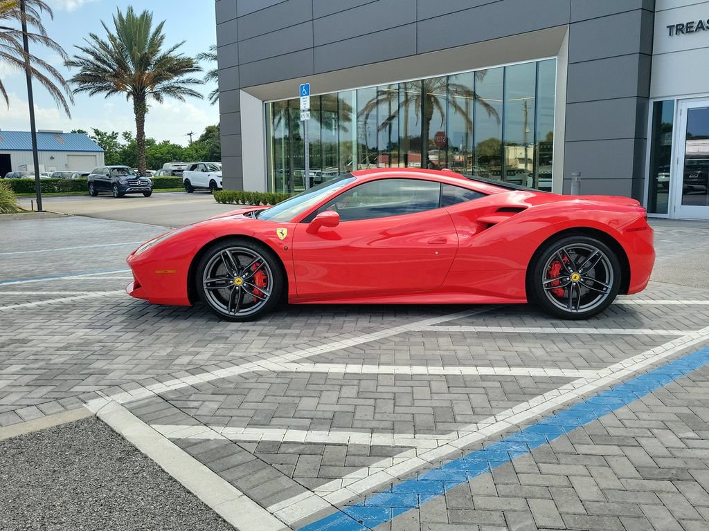 Used 2018 Ferrari 488 GTB RWD image 2