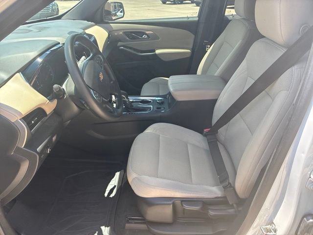 Used 2023 Chevrolet Traverse LS FWD image 17