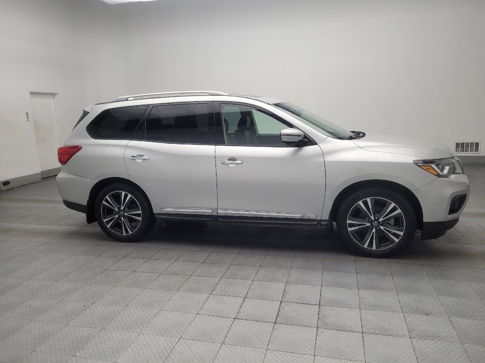 Used 2019 Nissan Pathfinder Platinum image 11