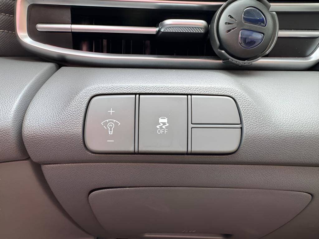 Used 2024 Hyundai Elantra SEL w/ Convenience Package image 22