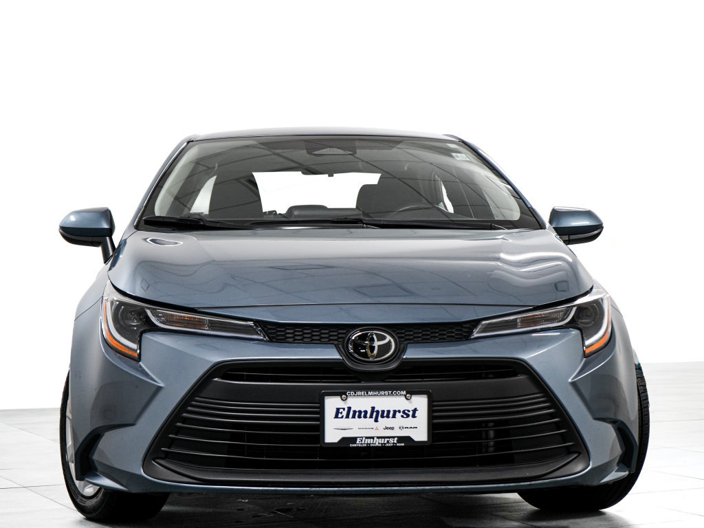 Used 2025 Toyota Corolla LE FWD image 3