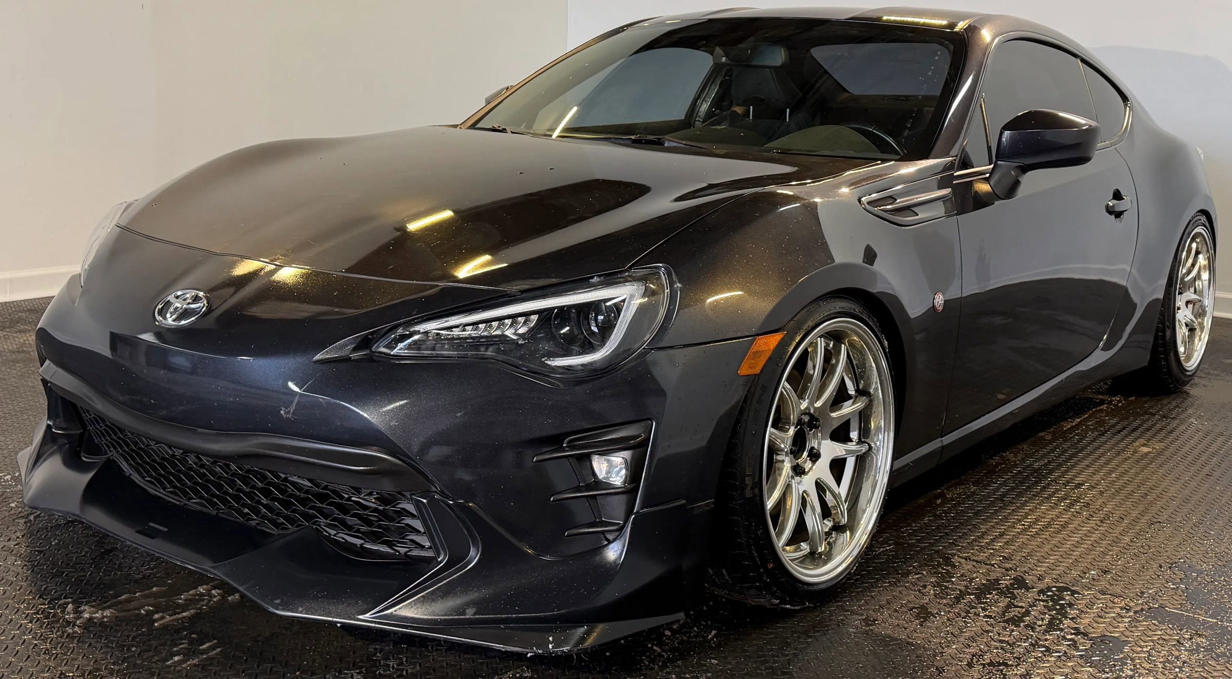 Used 2019 Toyota 86 GT Coupe 2D image 2