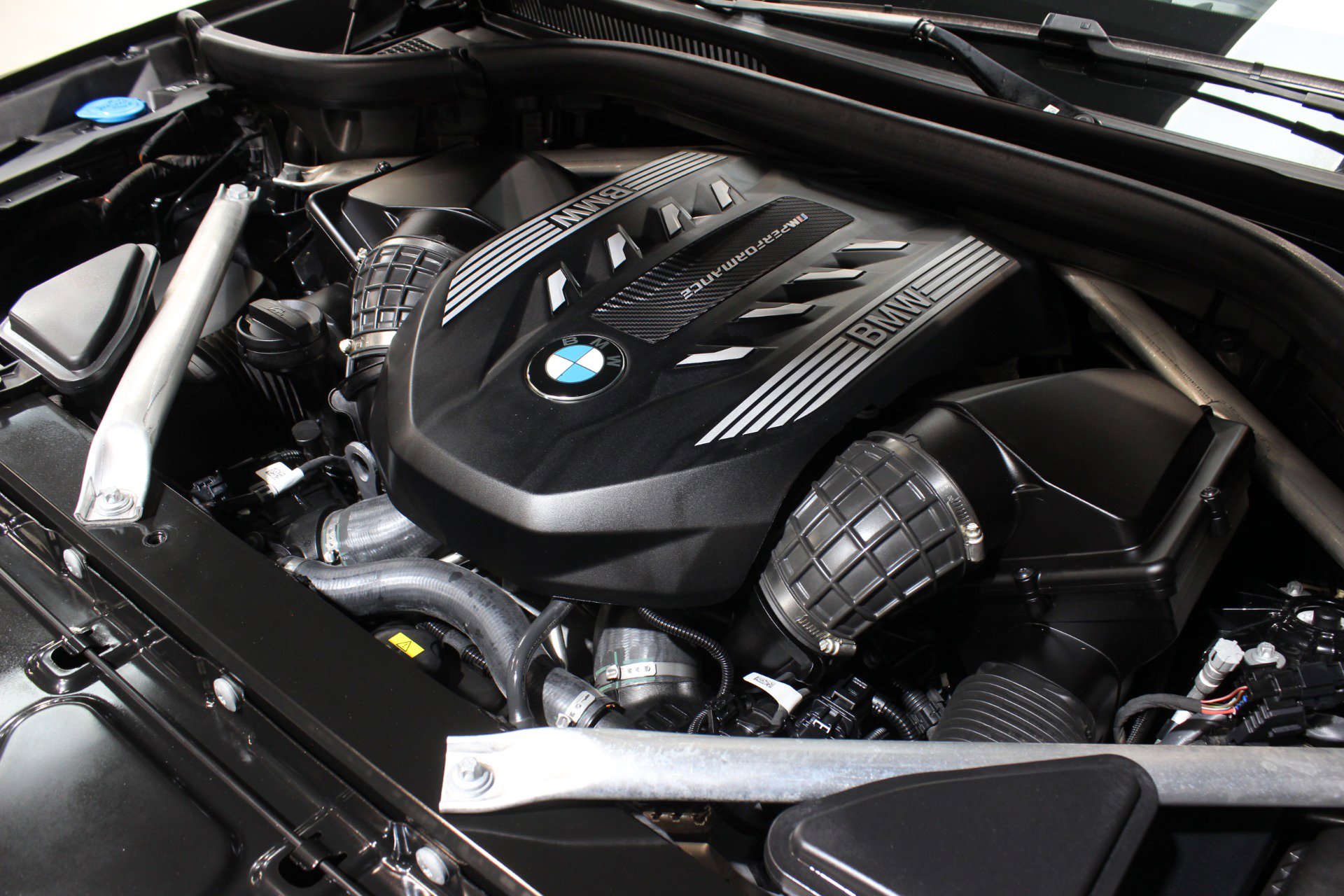 Used 2023 BMW X5 M50i w/ Climate Comfort Package AWD/4WD image 23