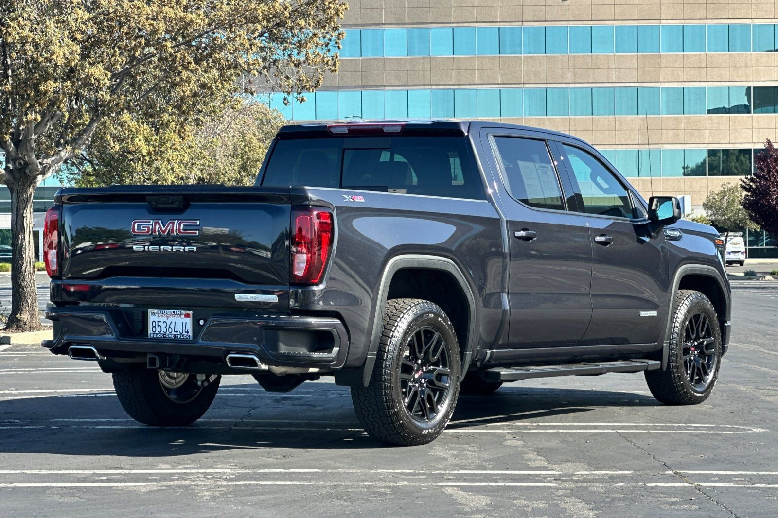 Used 2026 GMC Sierra 1500 Elevation w/ Elevation Premium Package AWD/4WD image 4