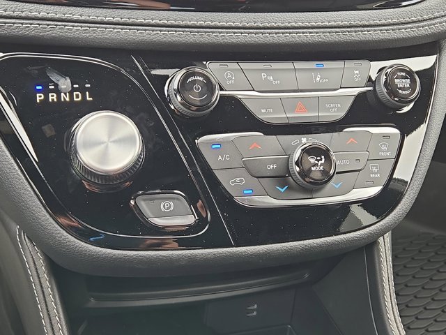 New 2026 Chrysler Pacifica Limited w/ S Appearance Package image 29