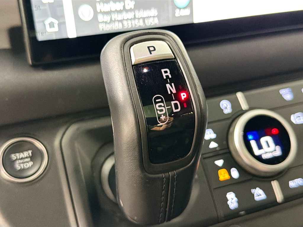 Certified 2023 Land Rover Defender 130 SE AWD/4WD image 17