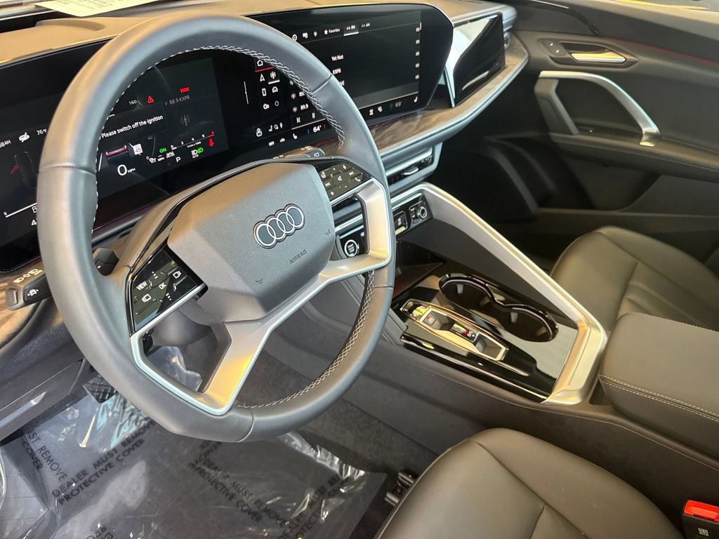 Certified 2025 Audi Q5 Premium AWD/4WD image 13