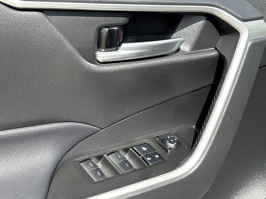 Certified 2023 Toyota RAV4 XLE Premium AWD/4WD image 28