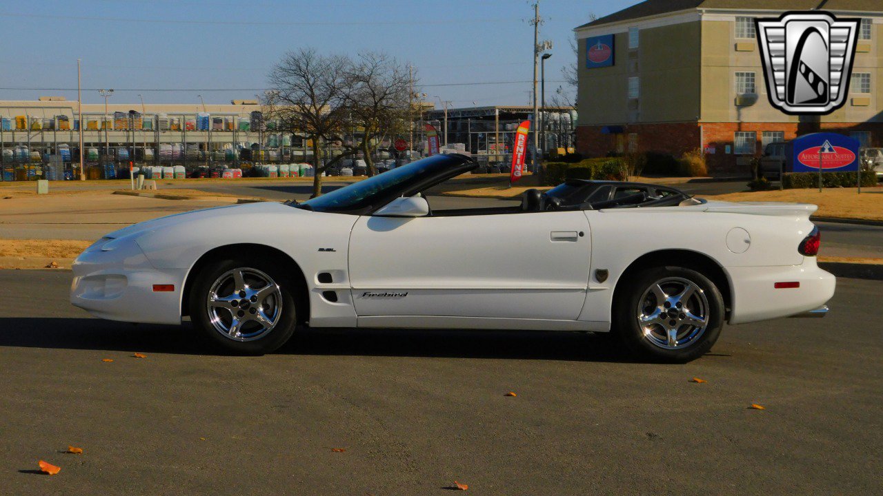 Used 2002 Pontiac Firebird Convertible image 3