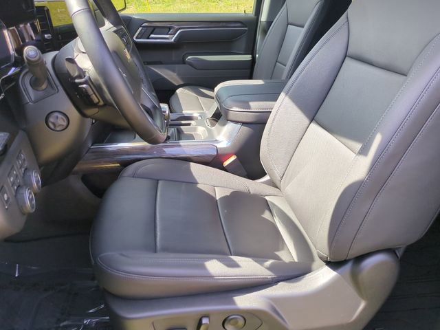 Used 2025 Chevrolet Silverado 1500 LTZ w/ LTZ Premium Package AWD/4WD image 11