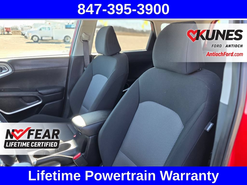 Used 2025 Kia Soul LX w/ LX Technology Package FWD image 24
