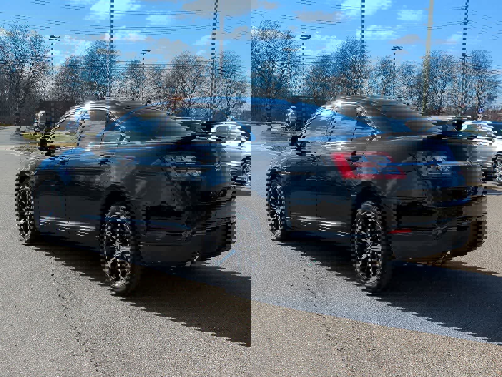 Used 2015 Ford Taurus SHO w/ Technology Package image 6