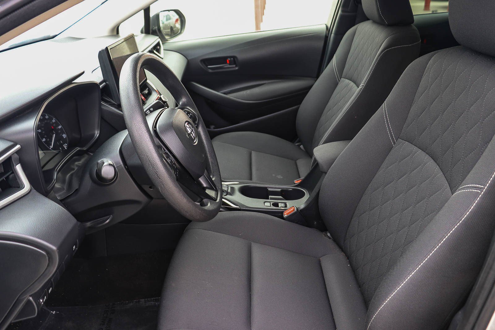 Certified 2025 Toyota Corolla LE FWD image 17