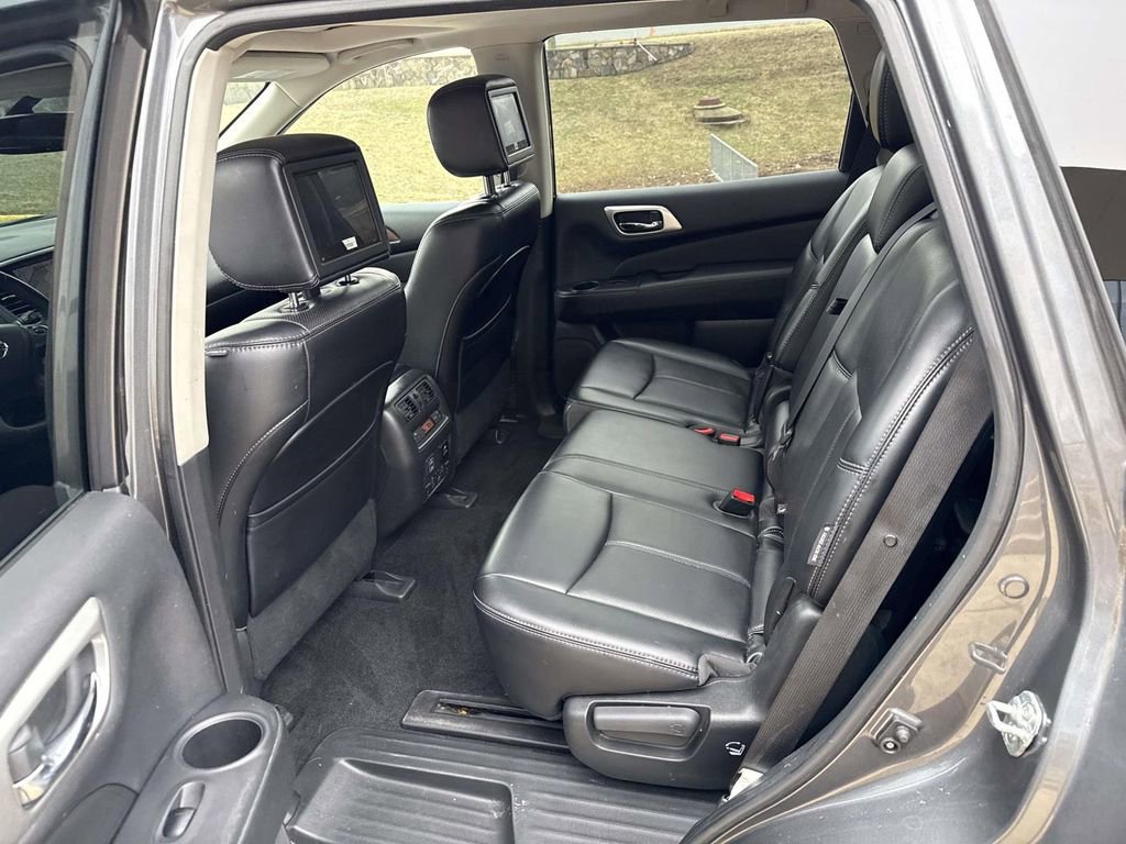 Used 2018 Nissan Pathfinder Platinum AWD/4WD image 27