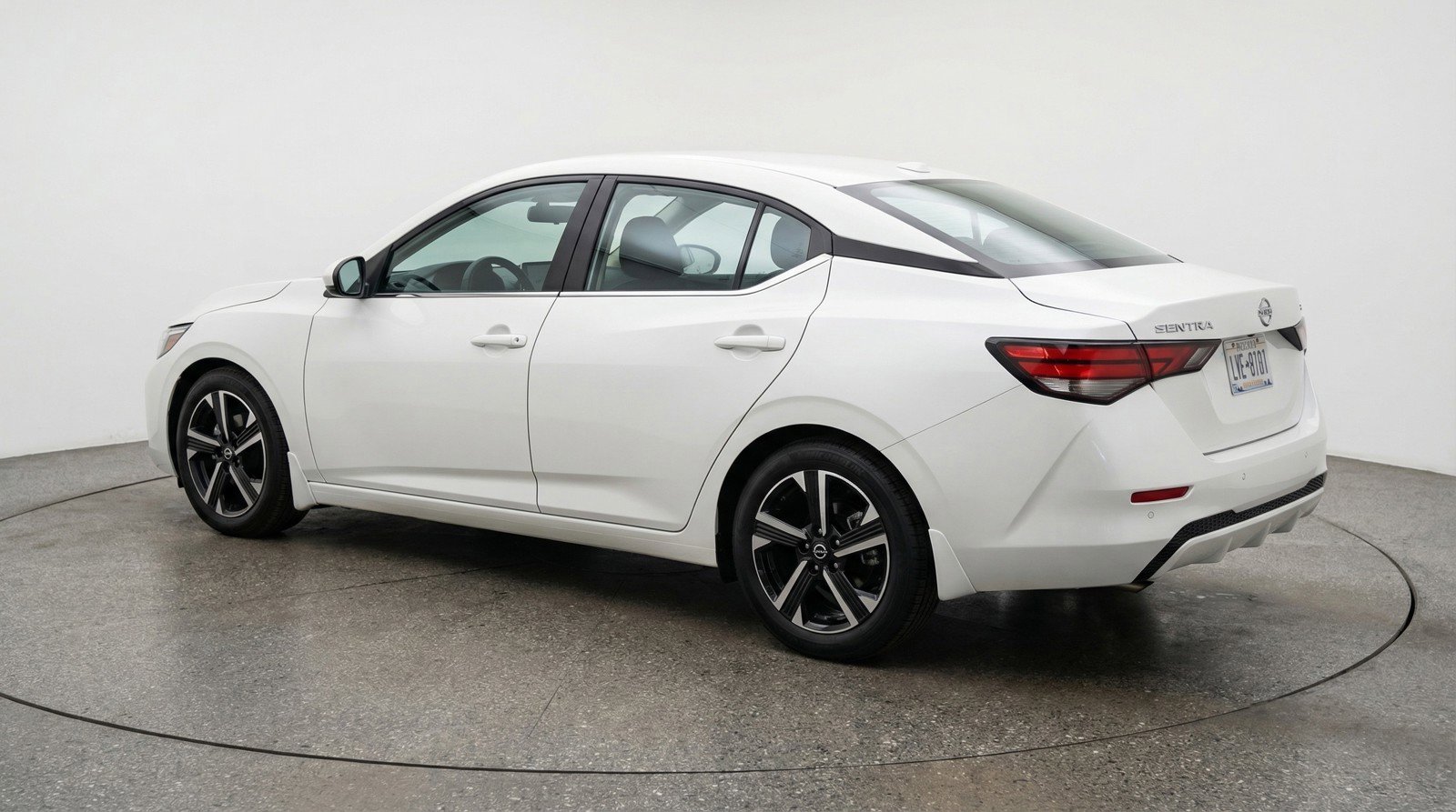 Used 2025 Nissan Sentra SV FWD image 6