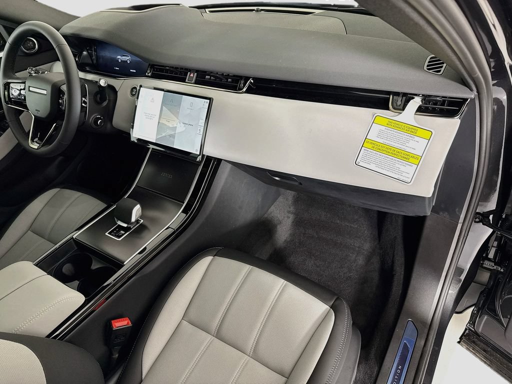 New 2026 Land Rover Range Rover Evoque Hoxton AWD/4WD image 17