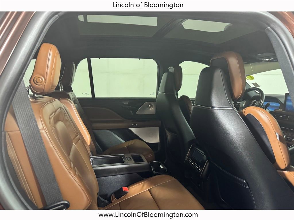 Used 2020 Lincoln Aviator Reserve w/ Equipment Group 202A image 17