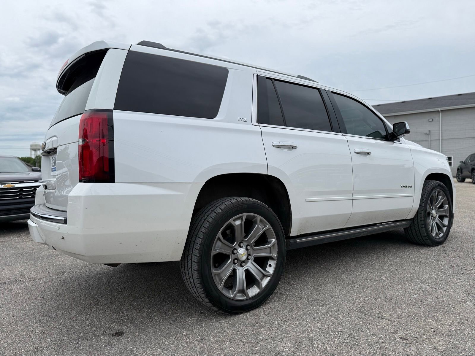 Used 2016 Chevrolet Tahoe LTZ AWD/4WD image 6