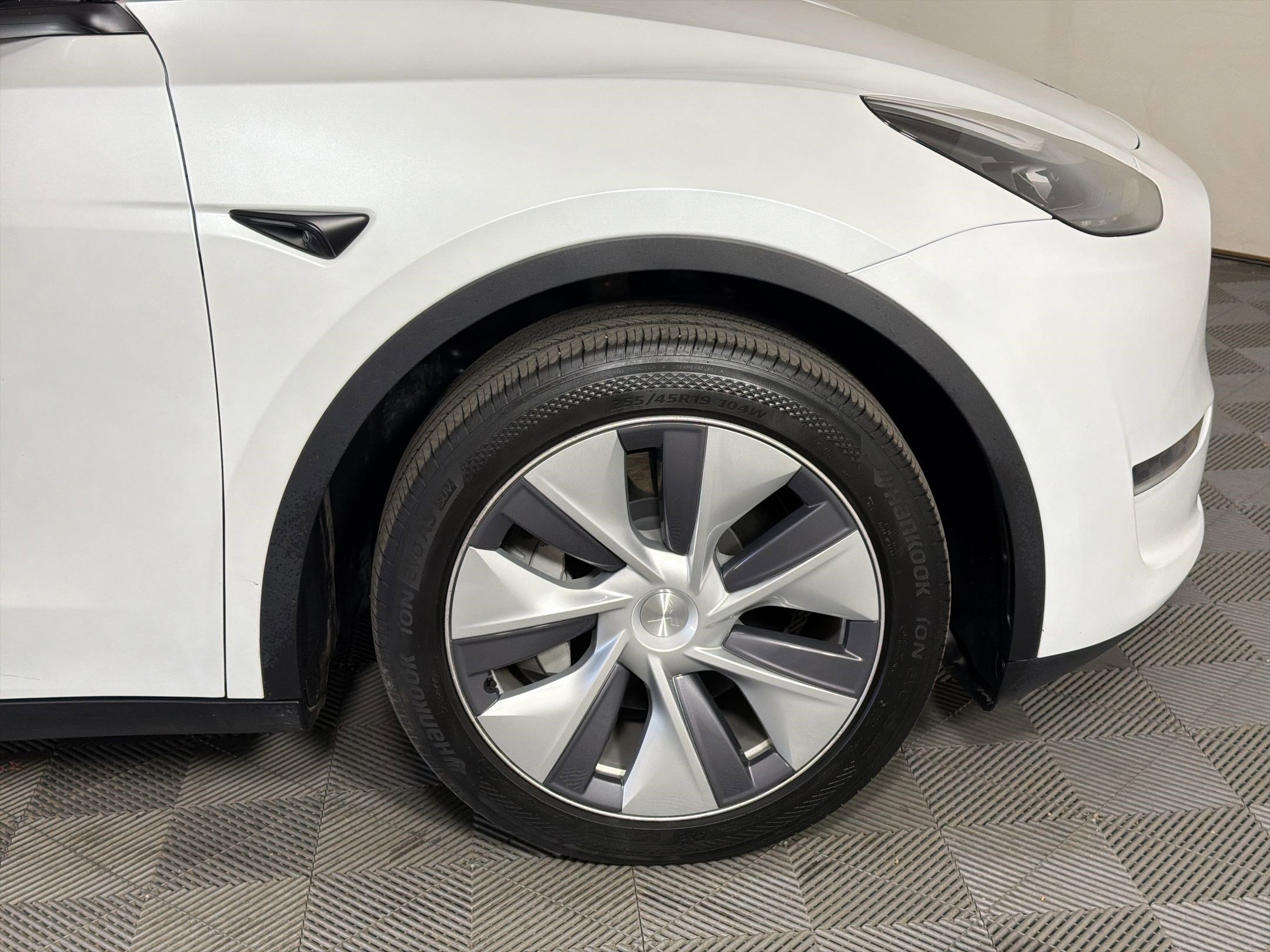 Used 2024 Tesla Model Y Long Range image 12
