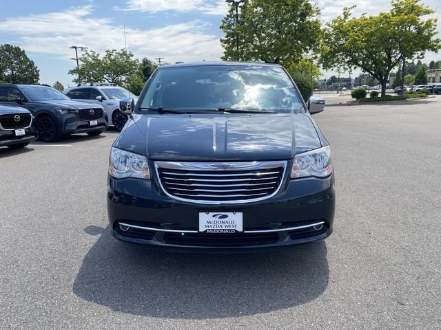 Used 2014 Chrysler Town & Country Touring-L w/ Driver Convenience Group FWD image 8
