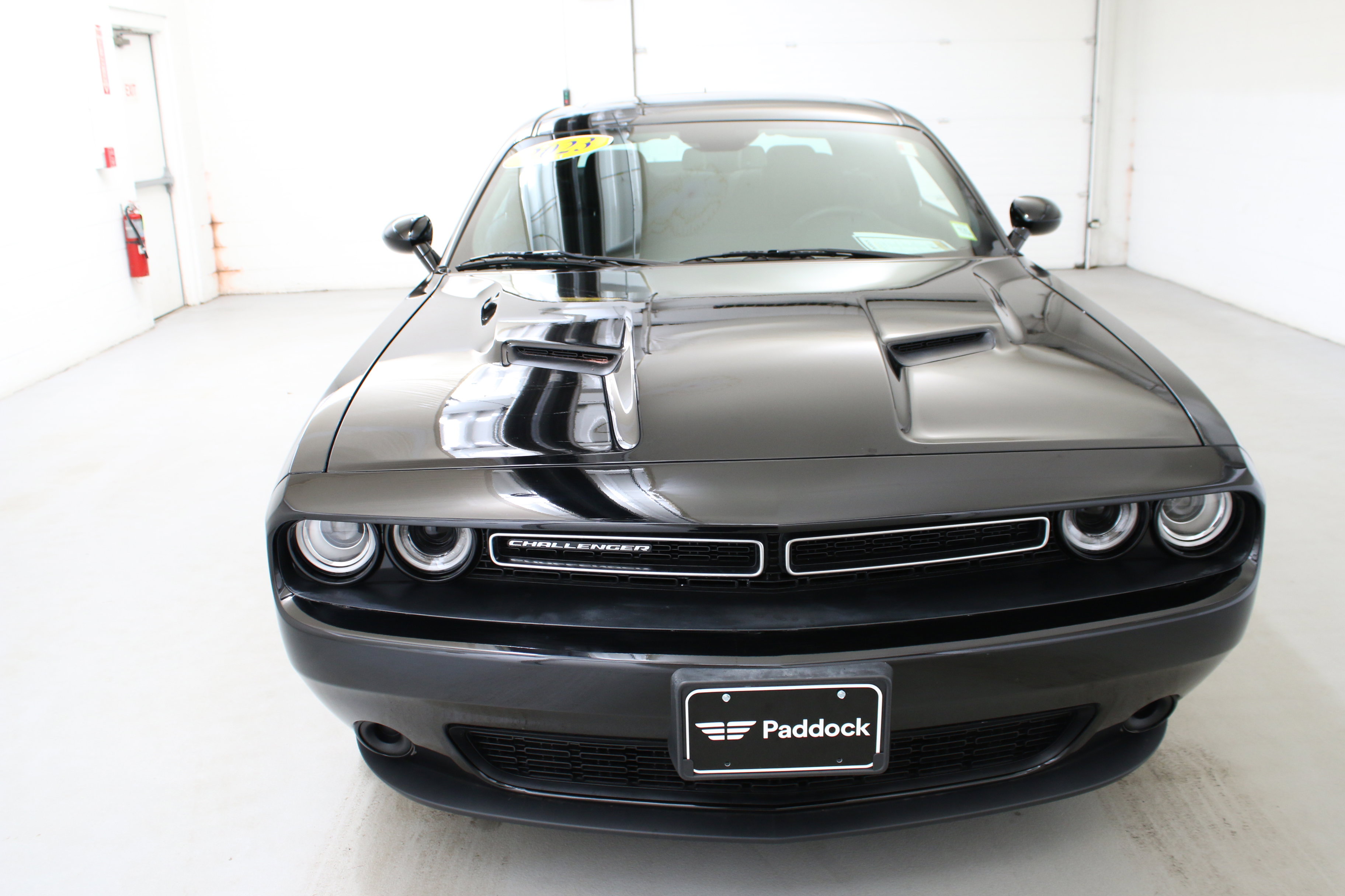 Used 2023 Dodge Challenger SXT image 2