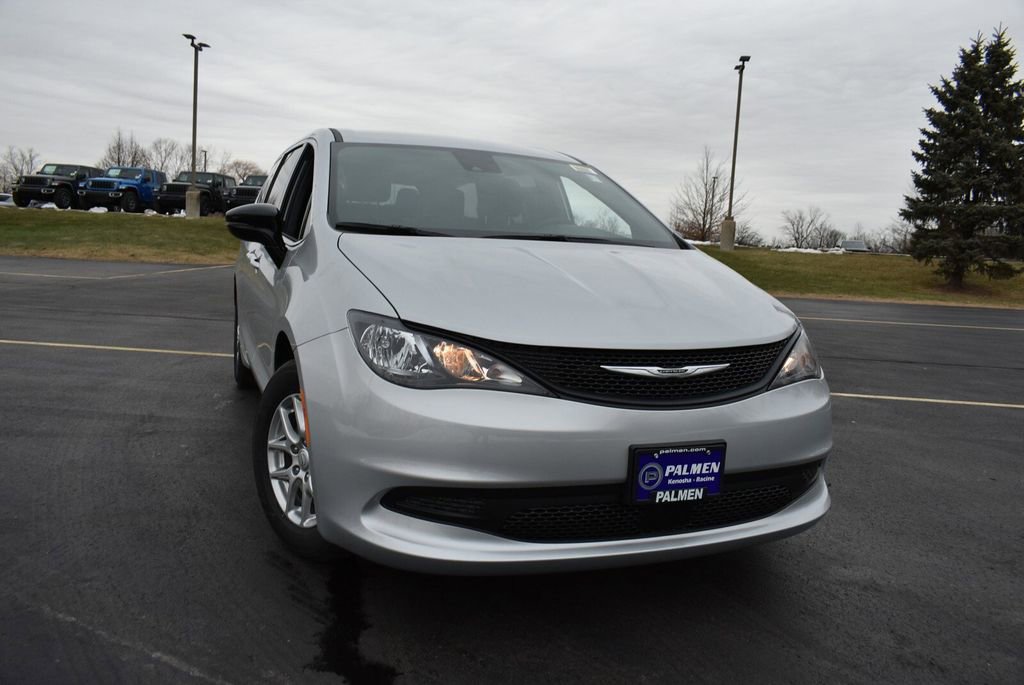 New 2026 Chrysler Voyager LX image 2