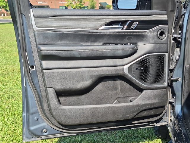Used 2024 Jeep Wagoneer L Series II w/ Flexible Seating Group AWD/4WD image 19