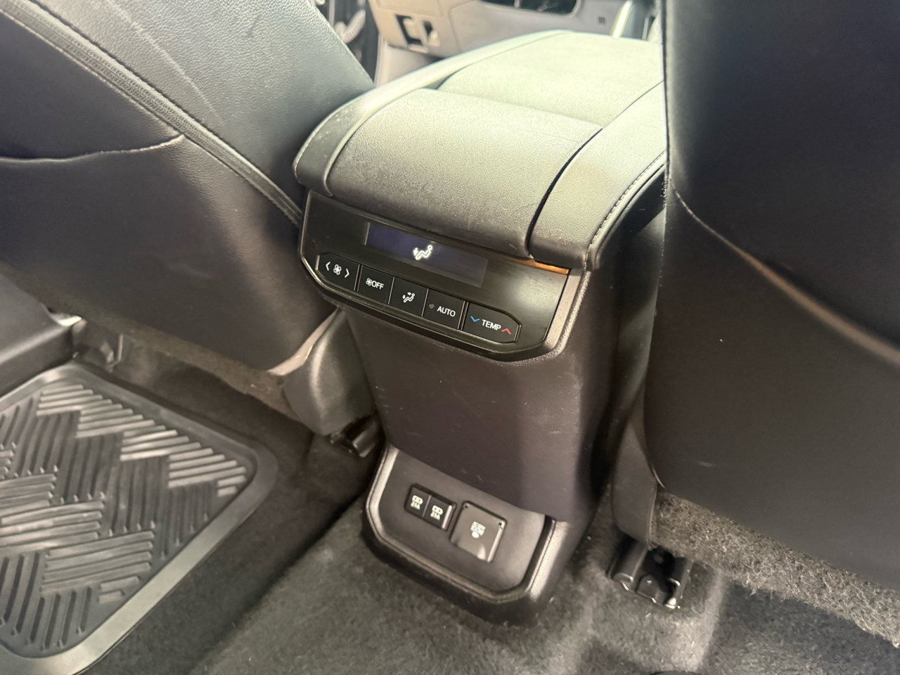 Used 2021 Toyota Highlander Limited image 20