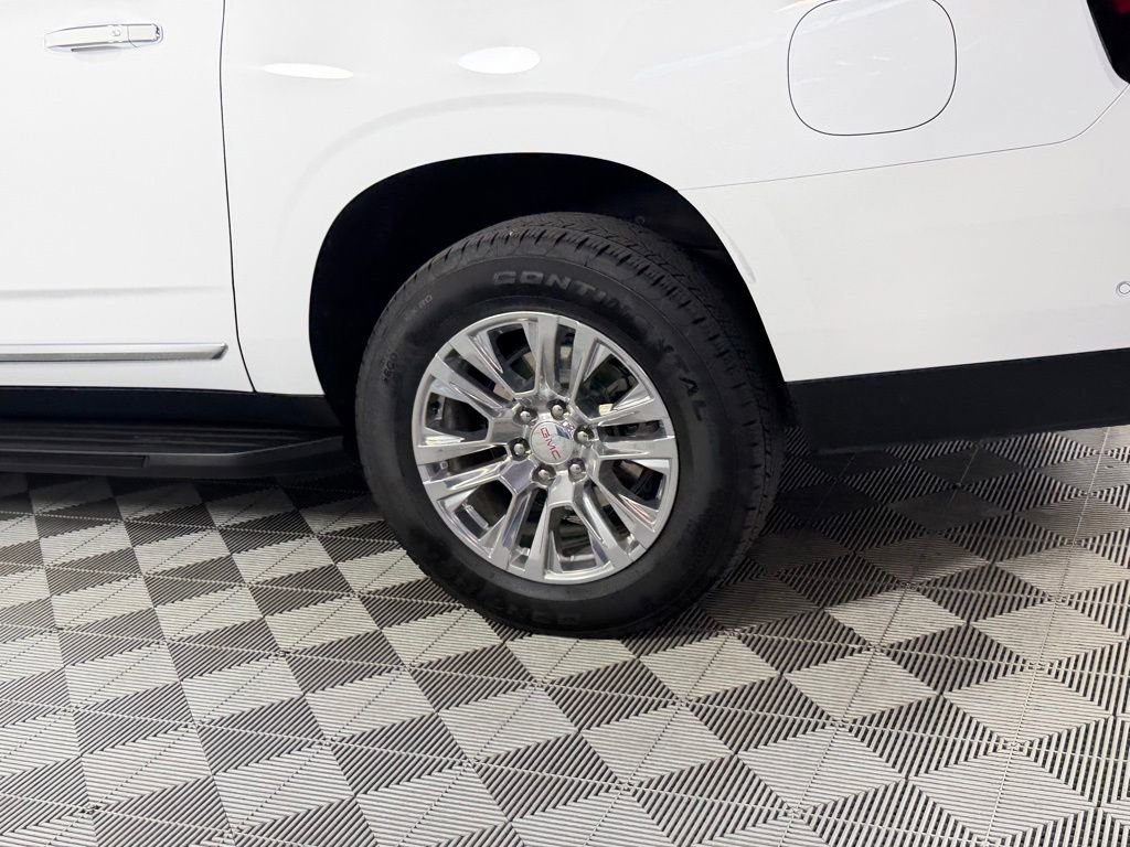 Used 2025 GMC Yukon XL Denali AWD/4WD image 11