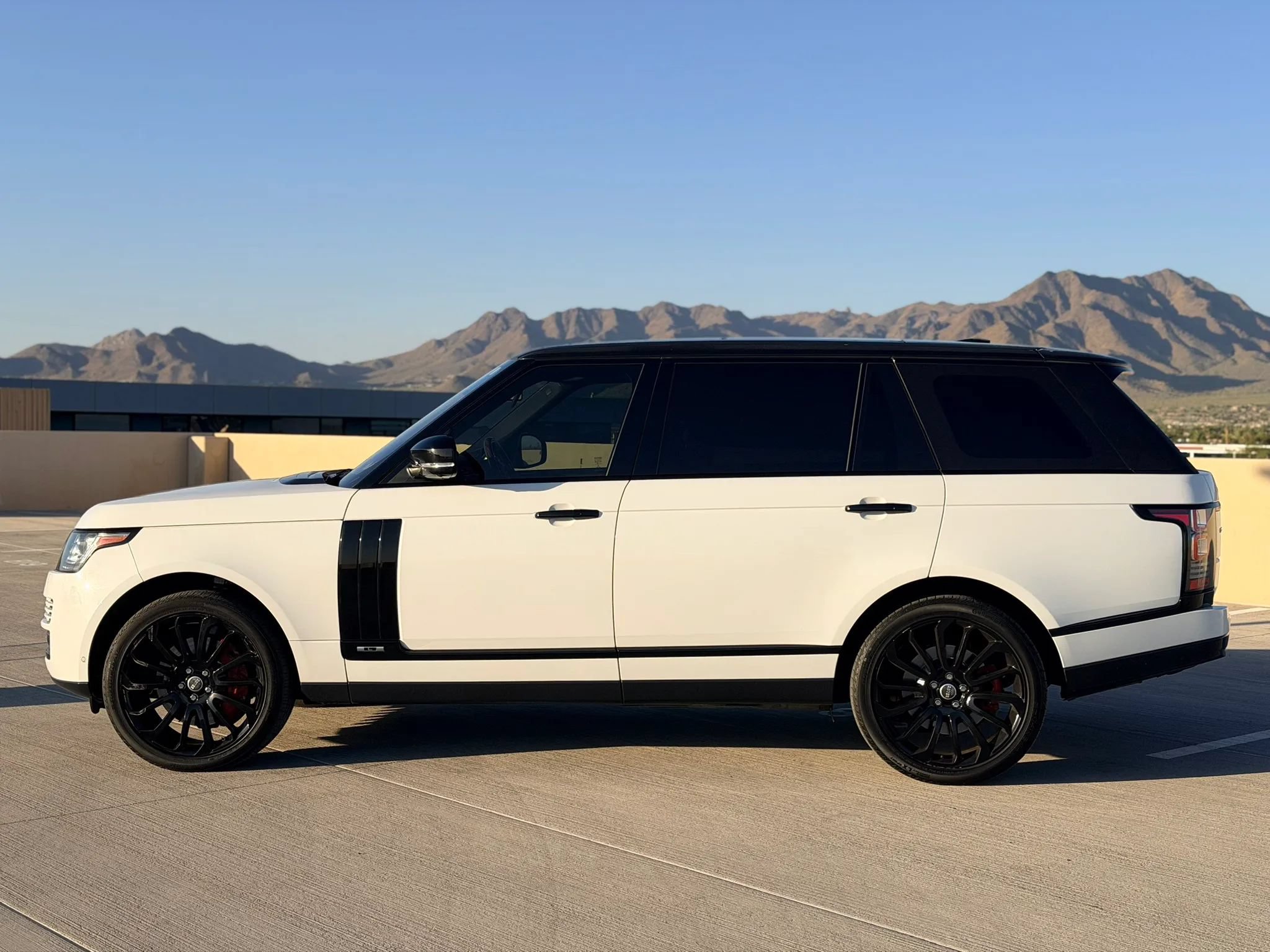 Used 2014 Land Rover Range Rover Long Wheelbase Supercharged AWD/4WD image 6