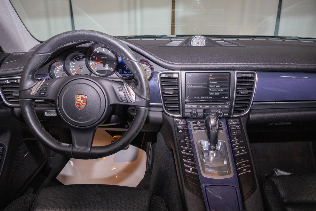 Used 2015 Porsche Panamera 4 AWD/4WD image 17