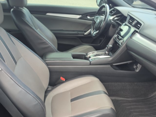 Used 2016 Honda Civic Touring image 9