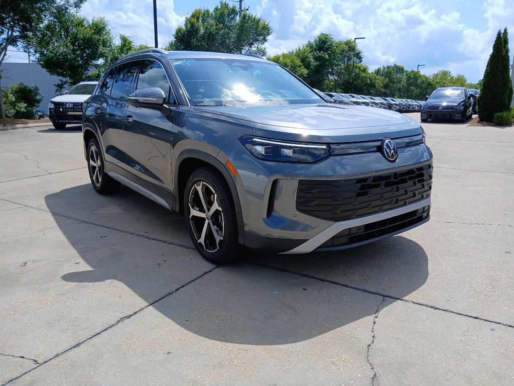 New 2026 Volkswagen Tiguan SE