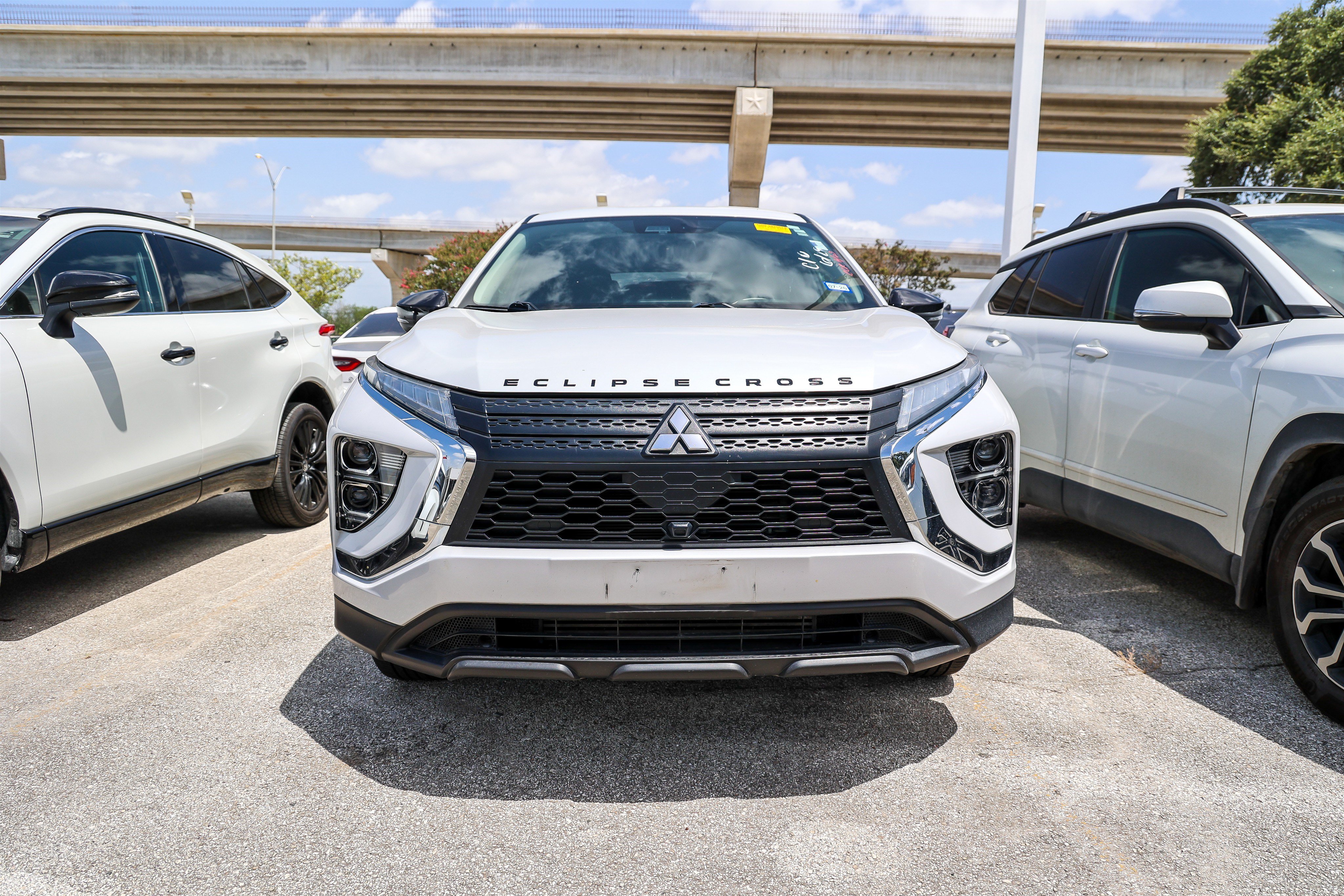 Used 2023 Mitsubishi Eclipse Cross LE AWD/4WD image 4