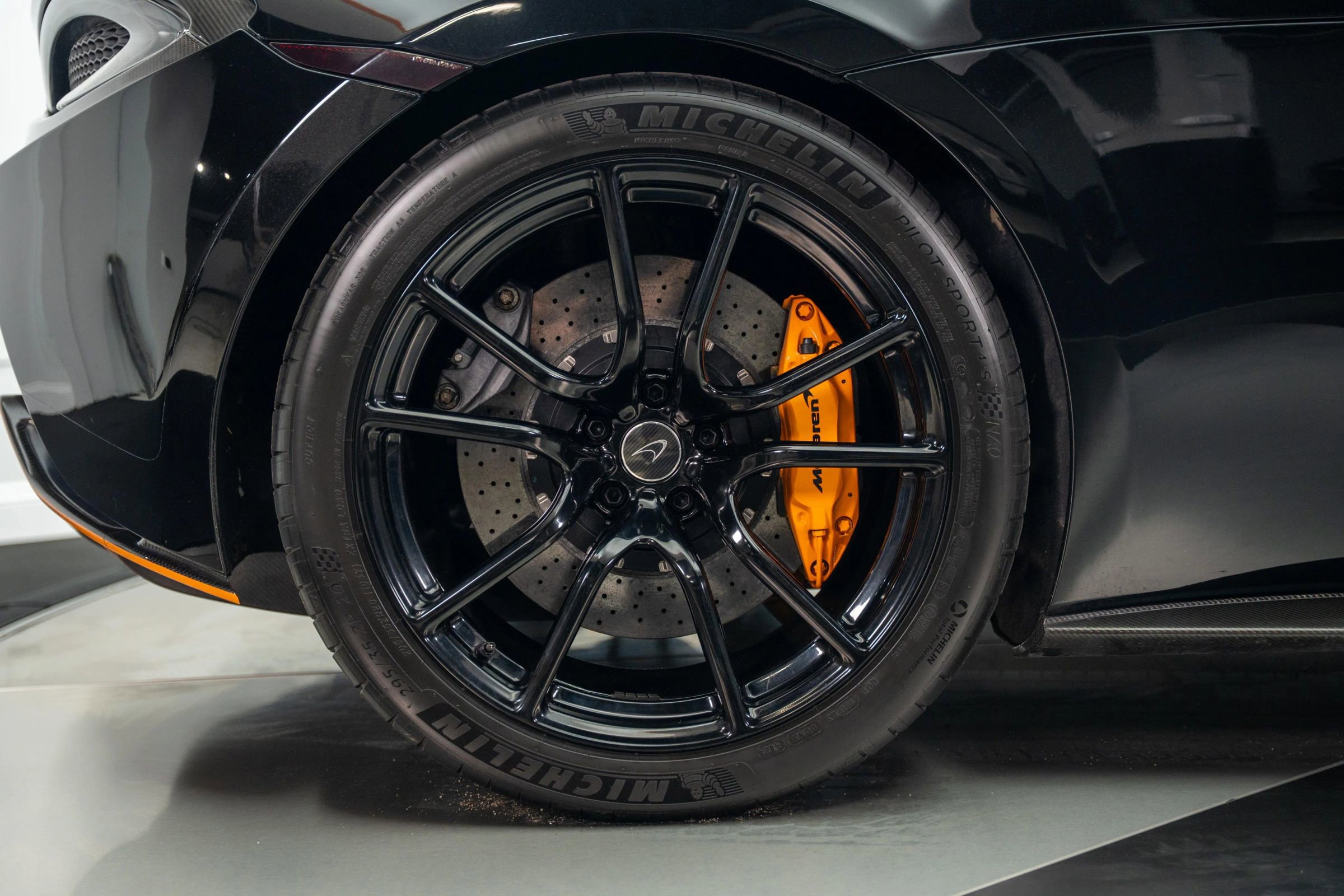 Used 2017 McLaren 570S Coupe image 21