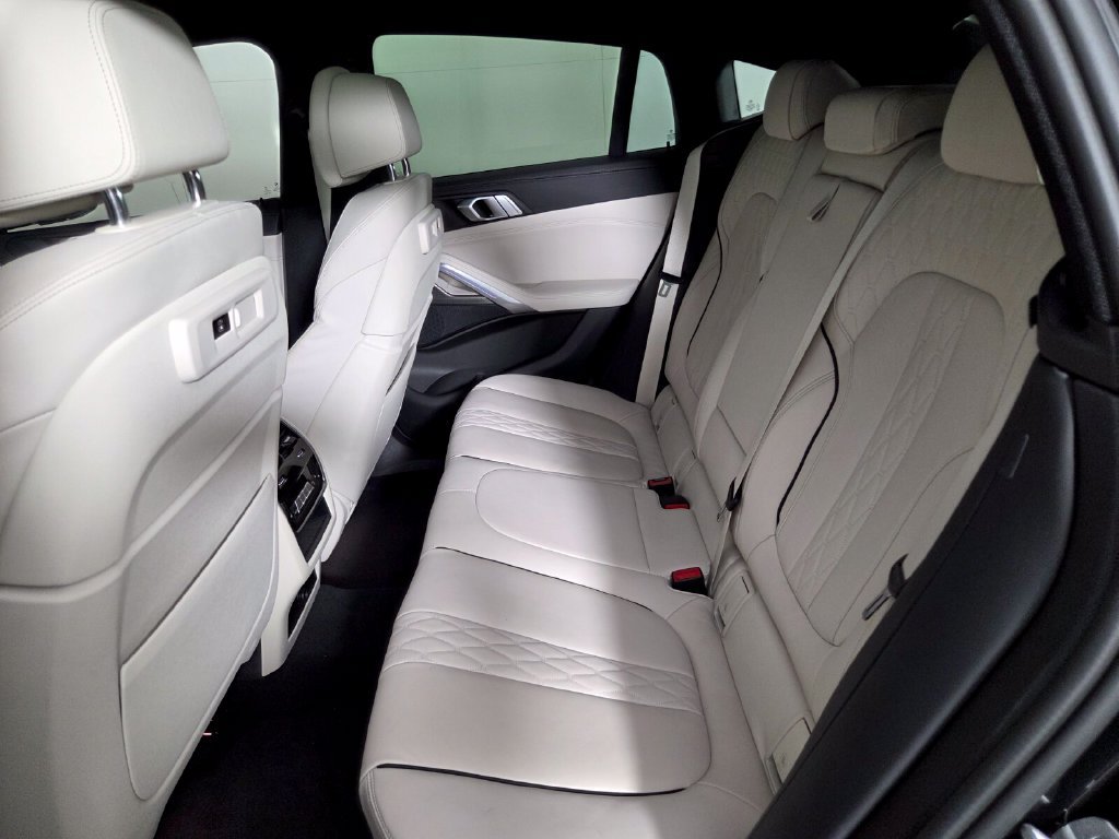 Used 2023 BMW X6 xDrive40i w/ M Sport Package AWD/4WD image 21