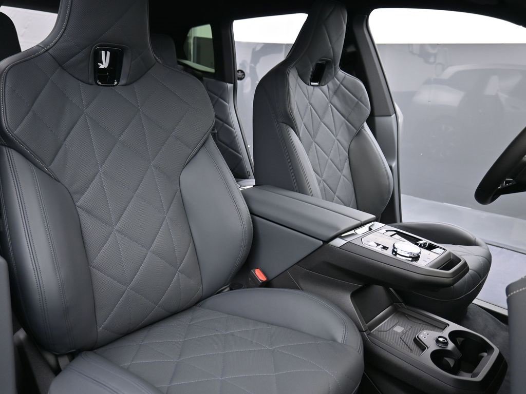 New 2026 BMW iX xDrive60 w/ M Sport Package image 23