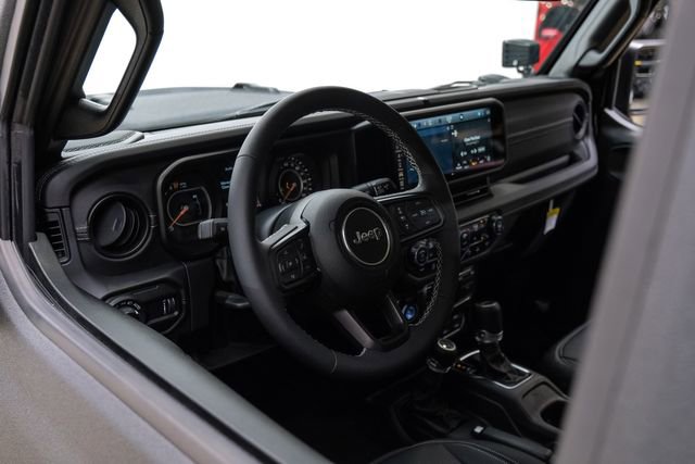 Used 2025 Jeep Gladiator Rubicon w/ Safety Group AWD/4WD image 54