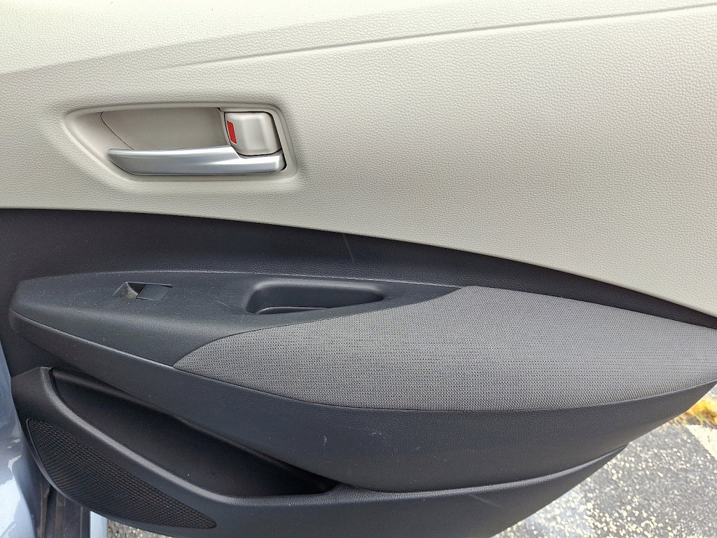 Used 2020 Toyota Corolla LE image 14