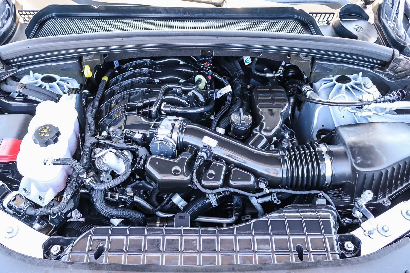 Used 2025 Jeep Grand Cherokee Laredo X RWD image 27