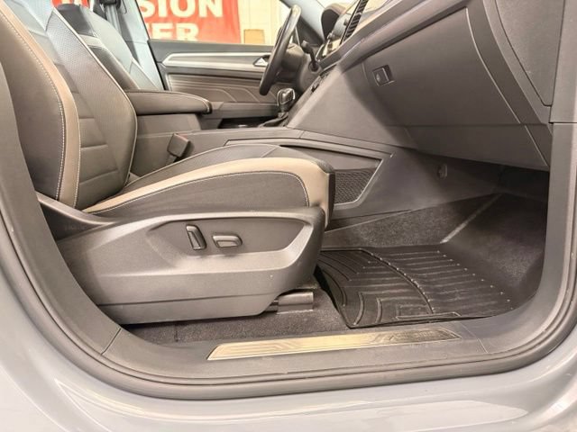 Used 2023 Volkswagen Atlas Cross Sport SEL Premium R-Line AWD/4WD image 24