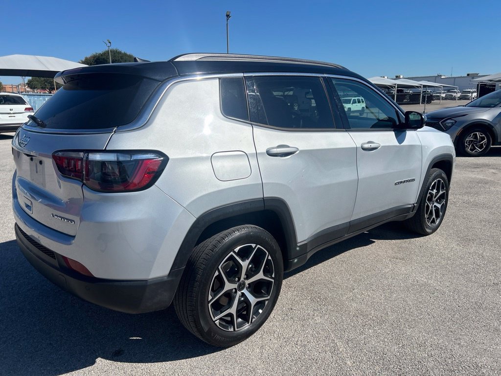 Used 2025 Jeep Compass Limited AWD/4WD image 8