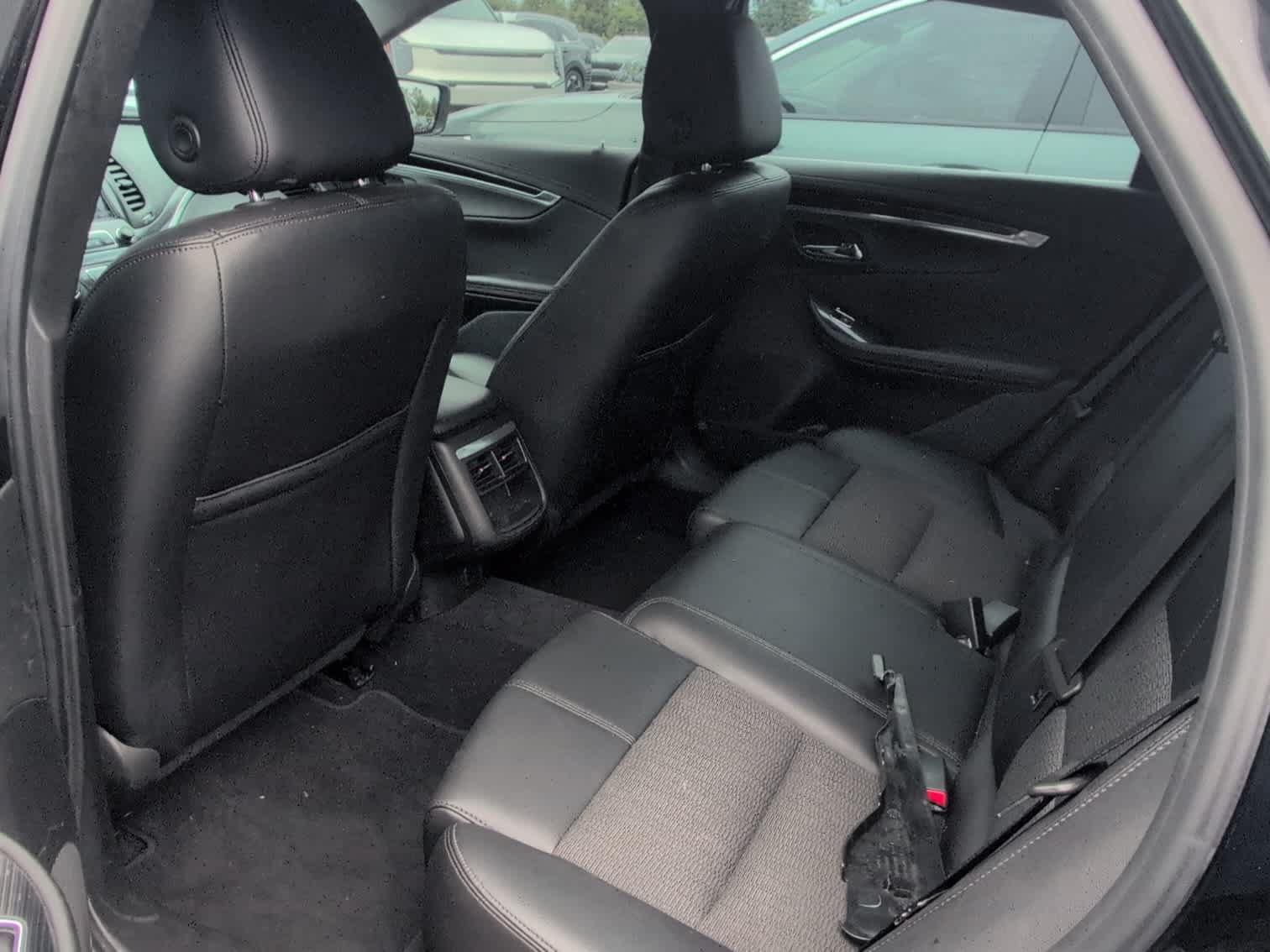 Used 2018 Chevrolet Impala LT FWD image 9